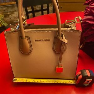 Michael Kors purse - brand new 2 tone used once but to small for me